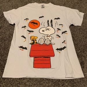 Men’s Snoopy and Woodstock Halloween shirt